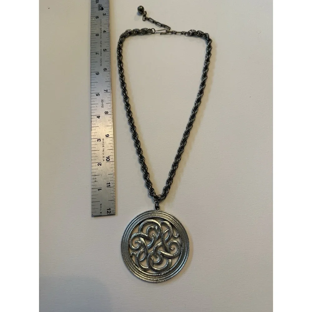 VTG LINSER Twisted Chain Necklace 18